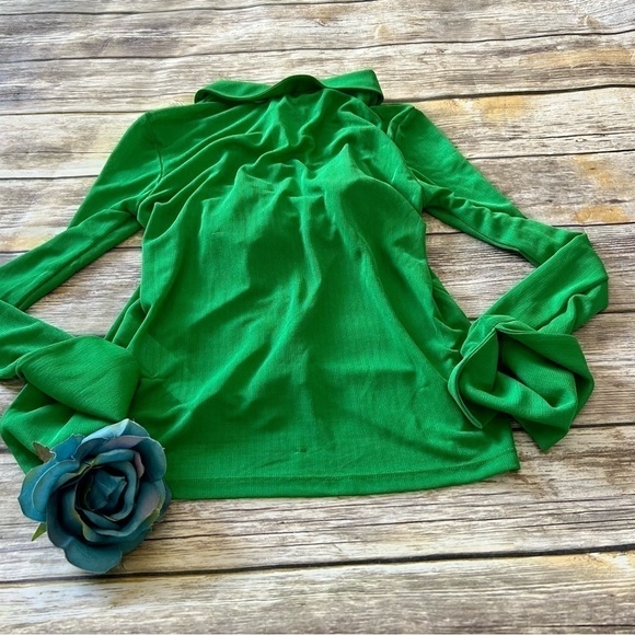 🐢NWT GRASSY GREEN SHIRT WITH INNER BRALETTE - Picture 7 of 9